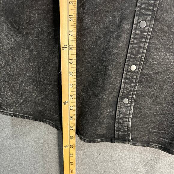 Denim & Co. Confy Knit Acid Wash Snap-Down Big Shirt Black Small - Picture 4 of 9